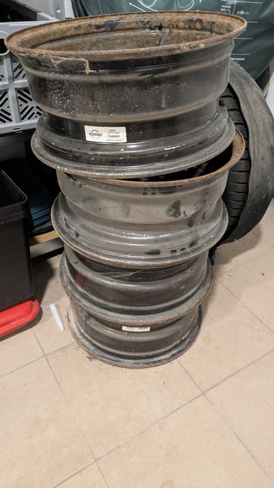 4 felgi i koło zapasowe