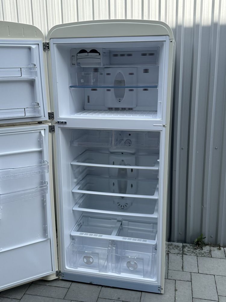 Широкий ретро холодильник Smeg FAB50PS
