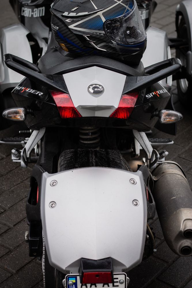 Продам трицикл brp can-am 990