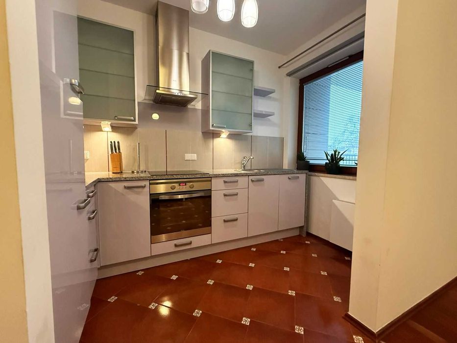 Stary Mokotów, 2-pok, Balkon, Hala garażowa, Komórka