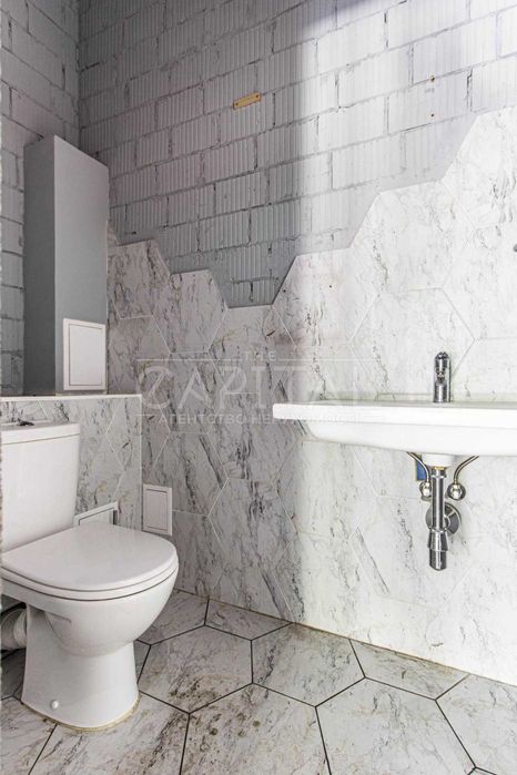 Продаю комерційне приміщення з орендарями, Печерськ, Київ