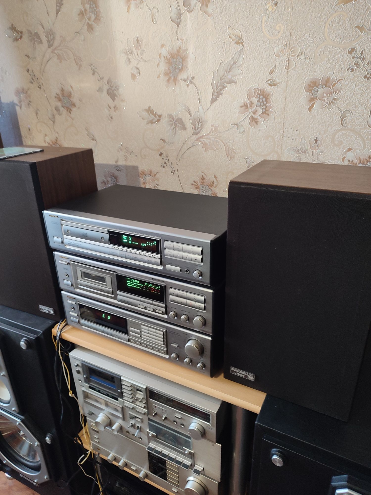 Стойка ONKYO TX 7920.