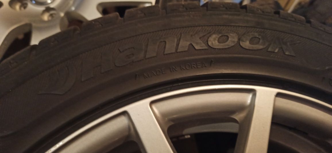 Alufelgi AUDI z oponami zimowymi Hankook 245/45 R17 17 cali