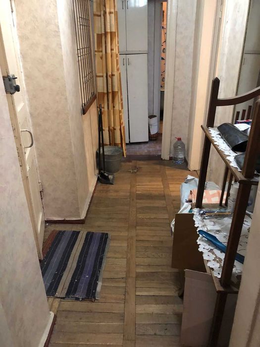 ул. Новосельского  угол Л. Толстого. Сталинка. Центр города.