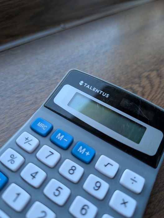 Kalkulator maturalny Talentus z baterią gotowy do pracy