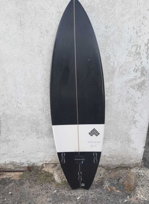 Prancha de surf tamanho 5'5 com 22,5 litros