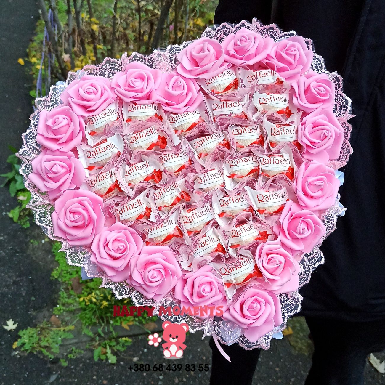 Розкішний рожевий букет із цукерками Rafaello, подарунок для дівчини