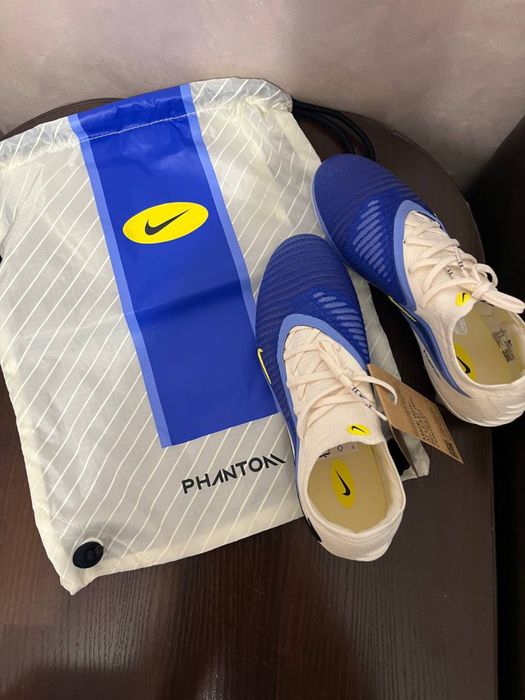 Продам бутци Nike Phantom 6 Low Elite розмір 40