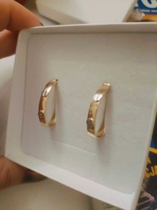 Piękne złote kolczyki śrubki  585