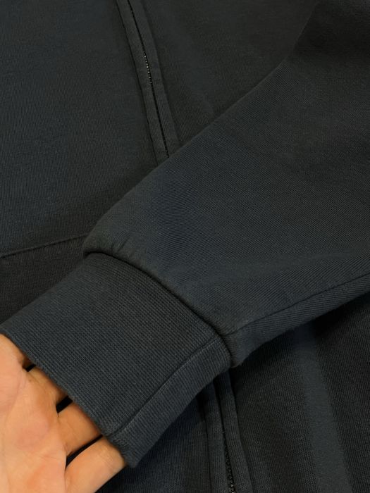 Нова толстовка від Converse