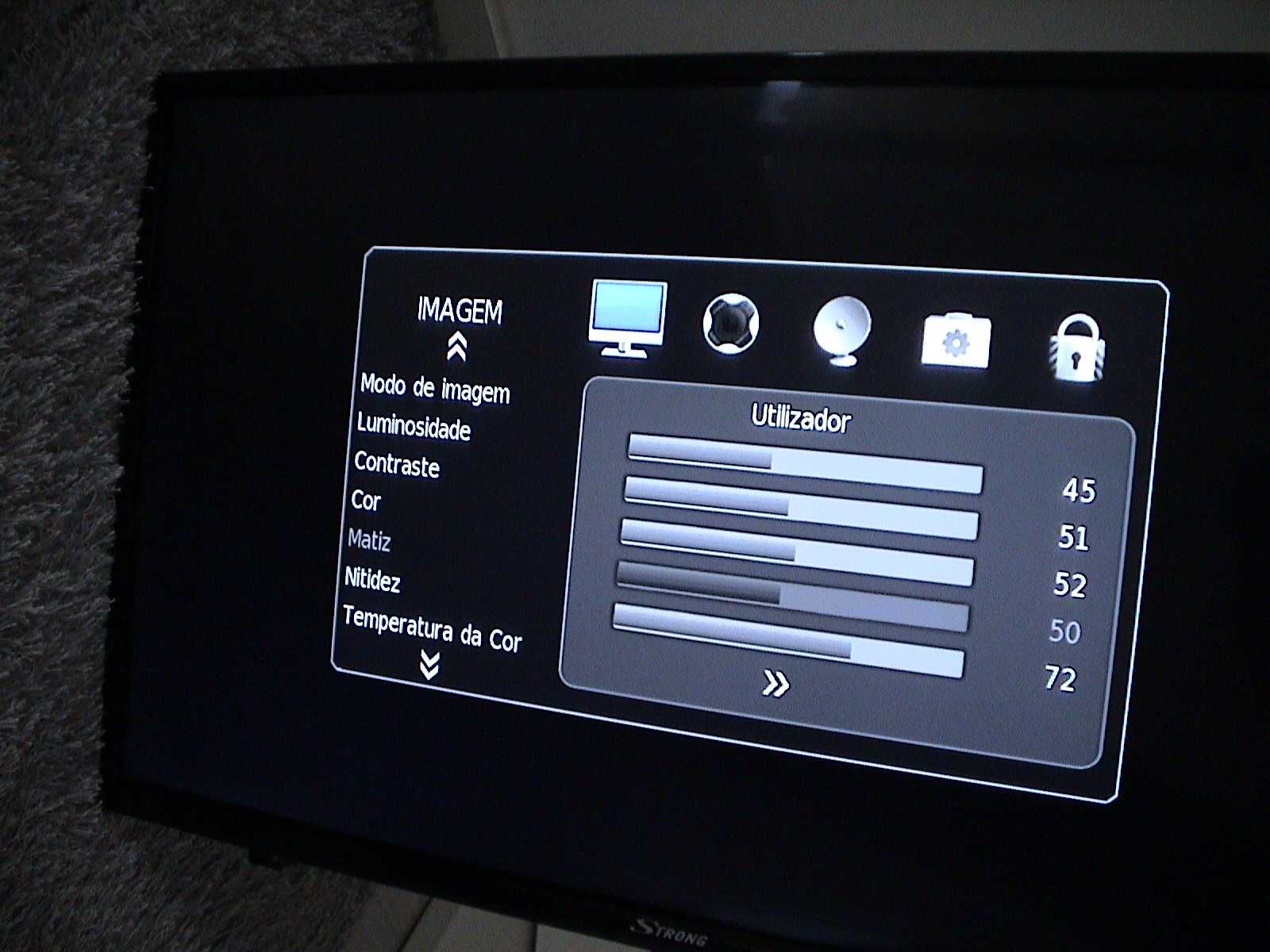 TV  STRONG LED TDT hd 32 polegadas lnb satelite hdmi impecável