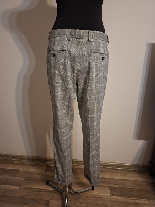 Eleganckie Męskie Reserved Slim Fit w Modną Kratę