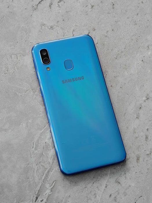 Samsung Galaxy A40 - prawie nowy