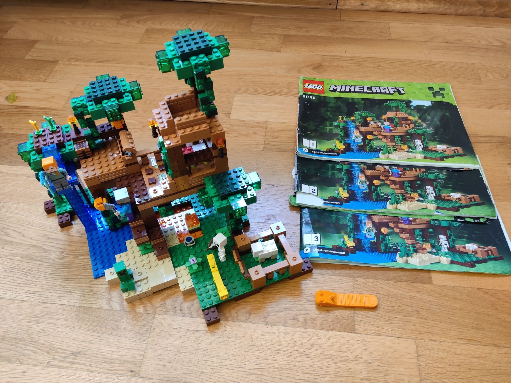 LEGO 21125 Minecraft domek na drzewie w dżungli