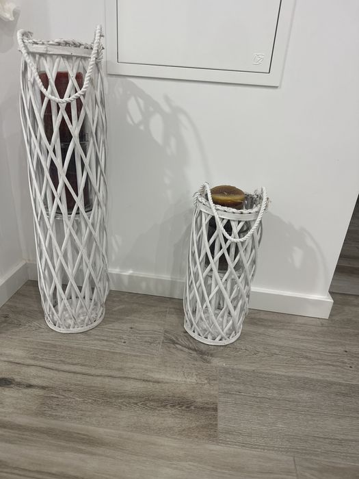 Conjunto castiçais com velas novas