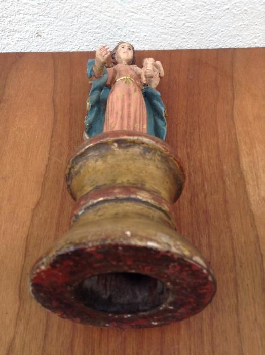 Imagem Nossa Senhora em madeira com menino ao colo, com base lisa