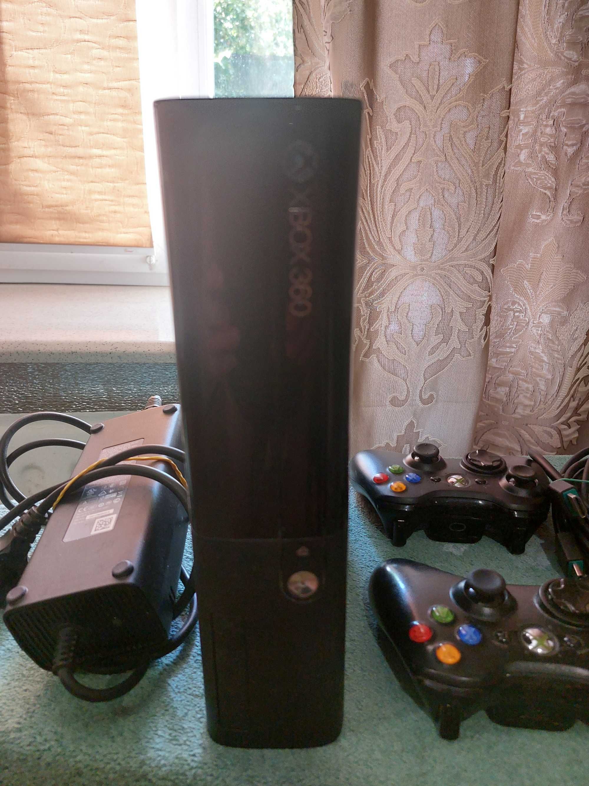 Продам Xbox 360 и 7 игр , Б\У