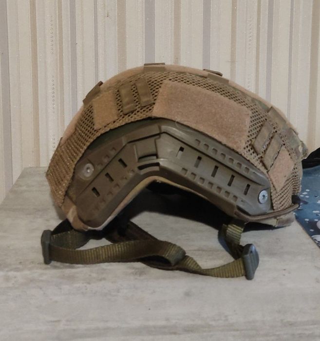 Шолом тактичний з кавером