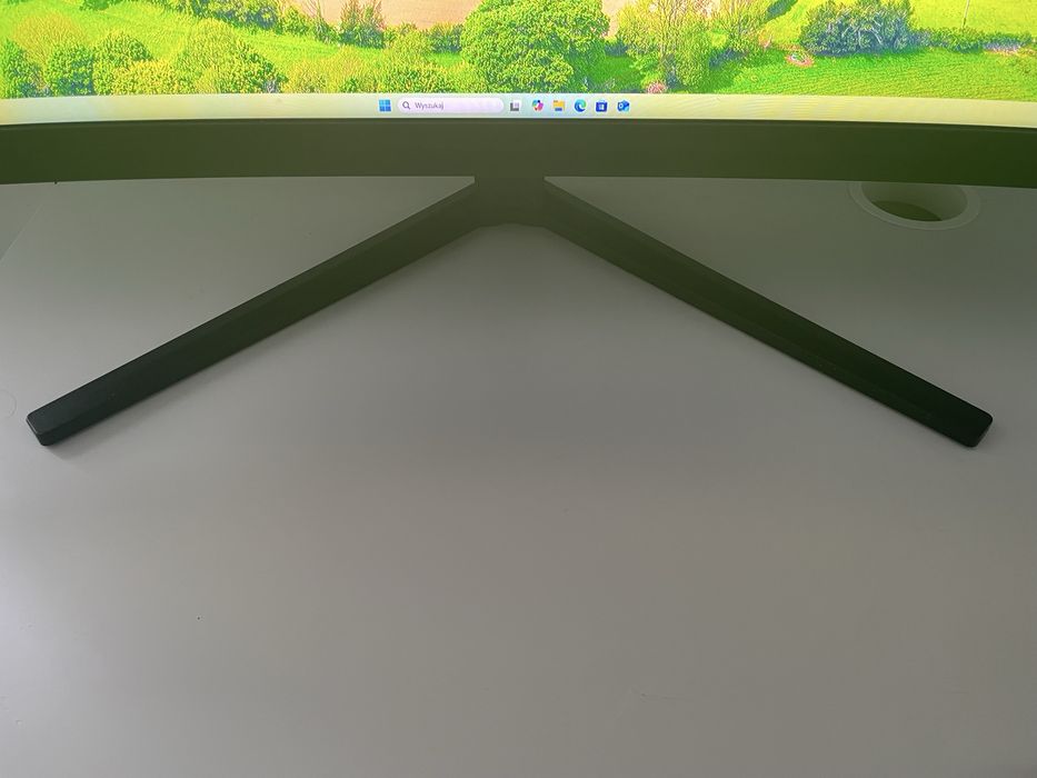 Monitor zakrzywiany
