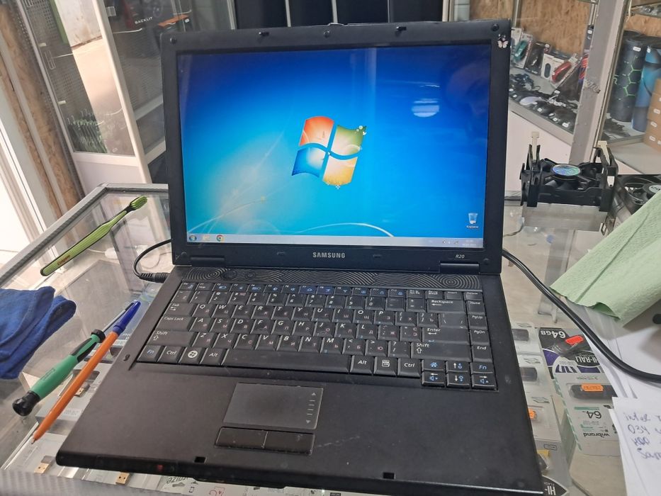Ноутбук Samsung r20