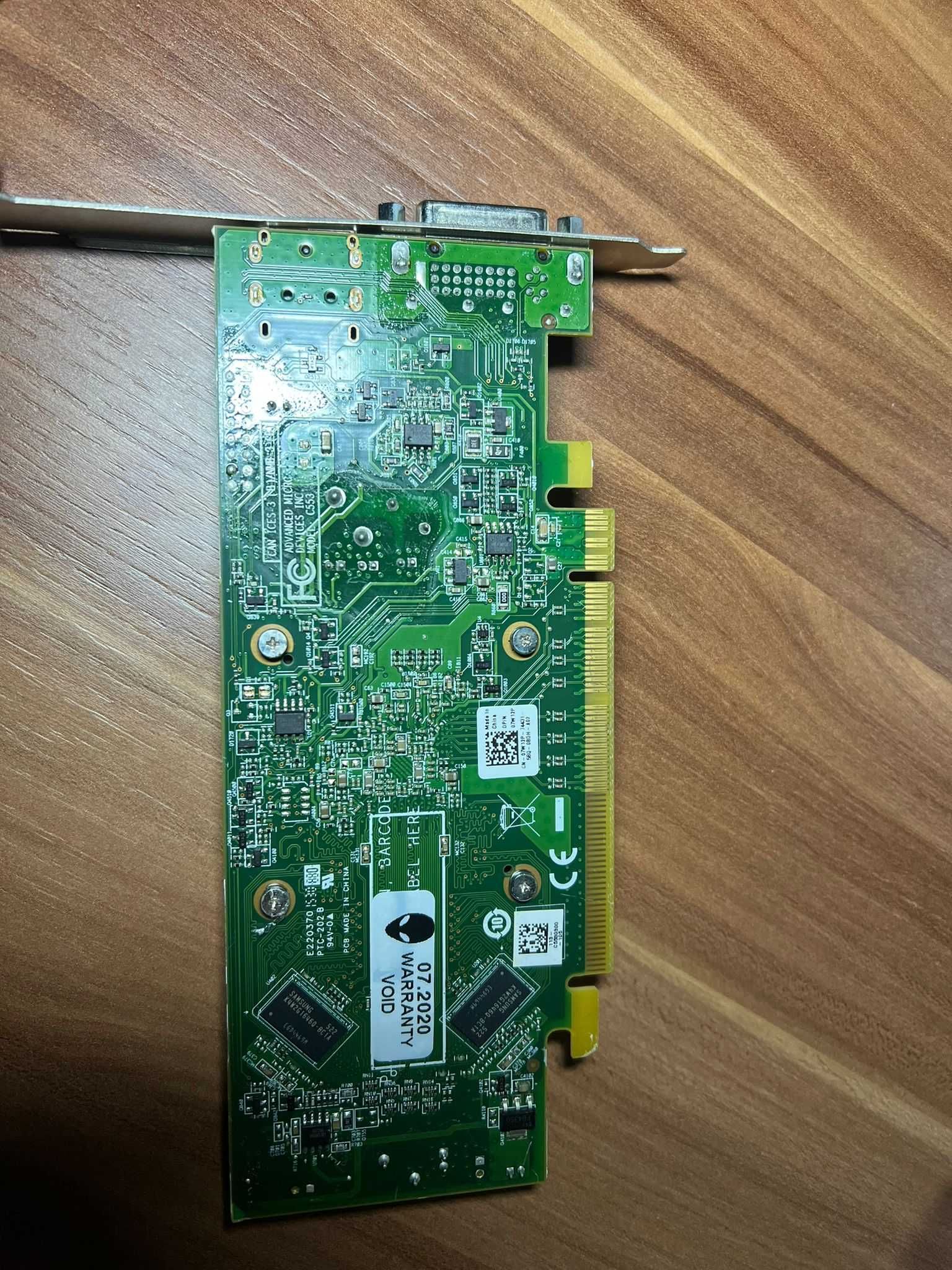 RADEON HD8490 Pamięć: 1 GB