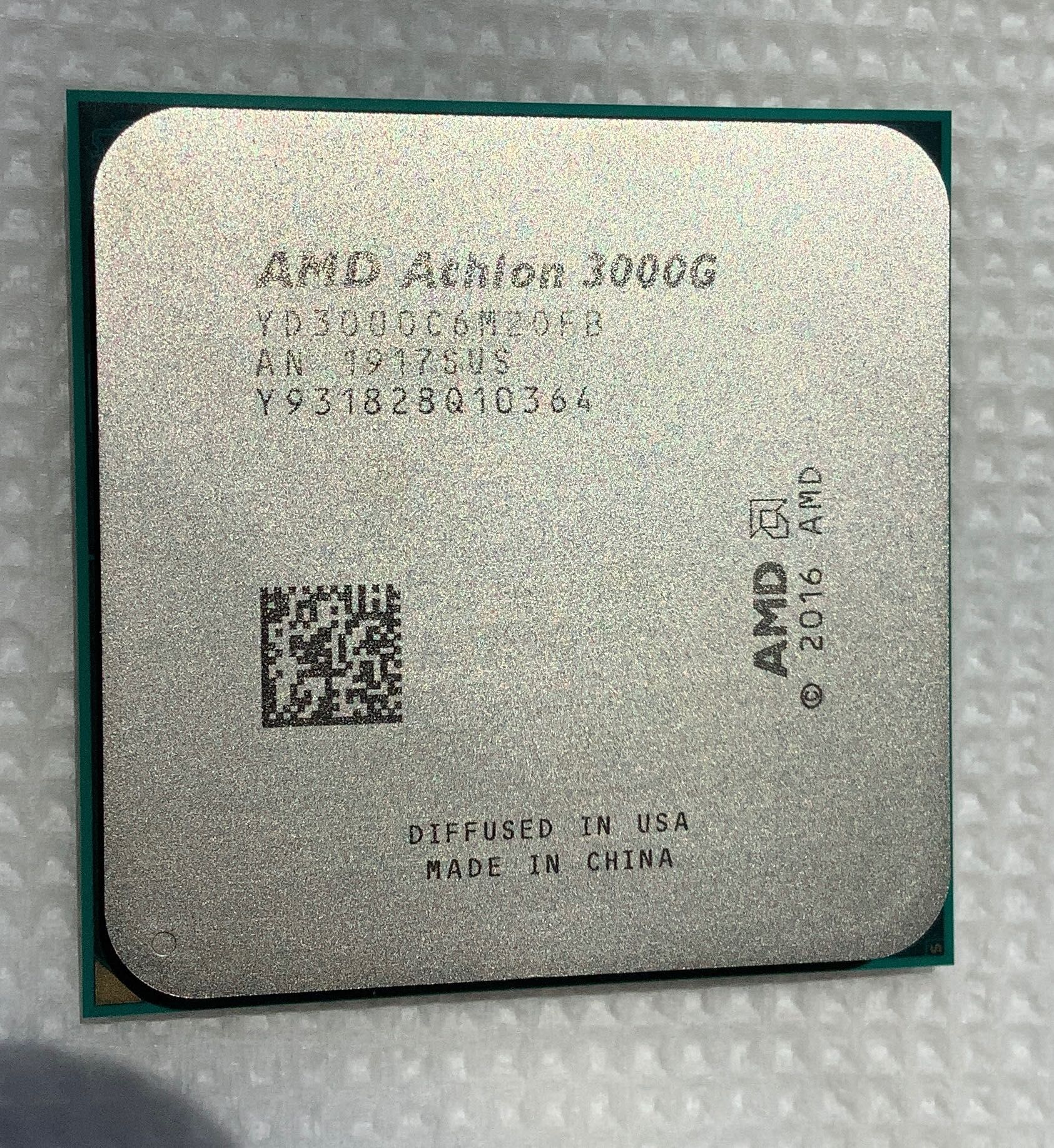 Новый процессор AMD Athlon 3000G 3.5 ГГц сокет AM4 видео Radeon Vega 3