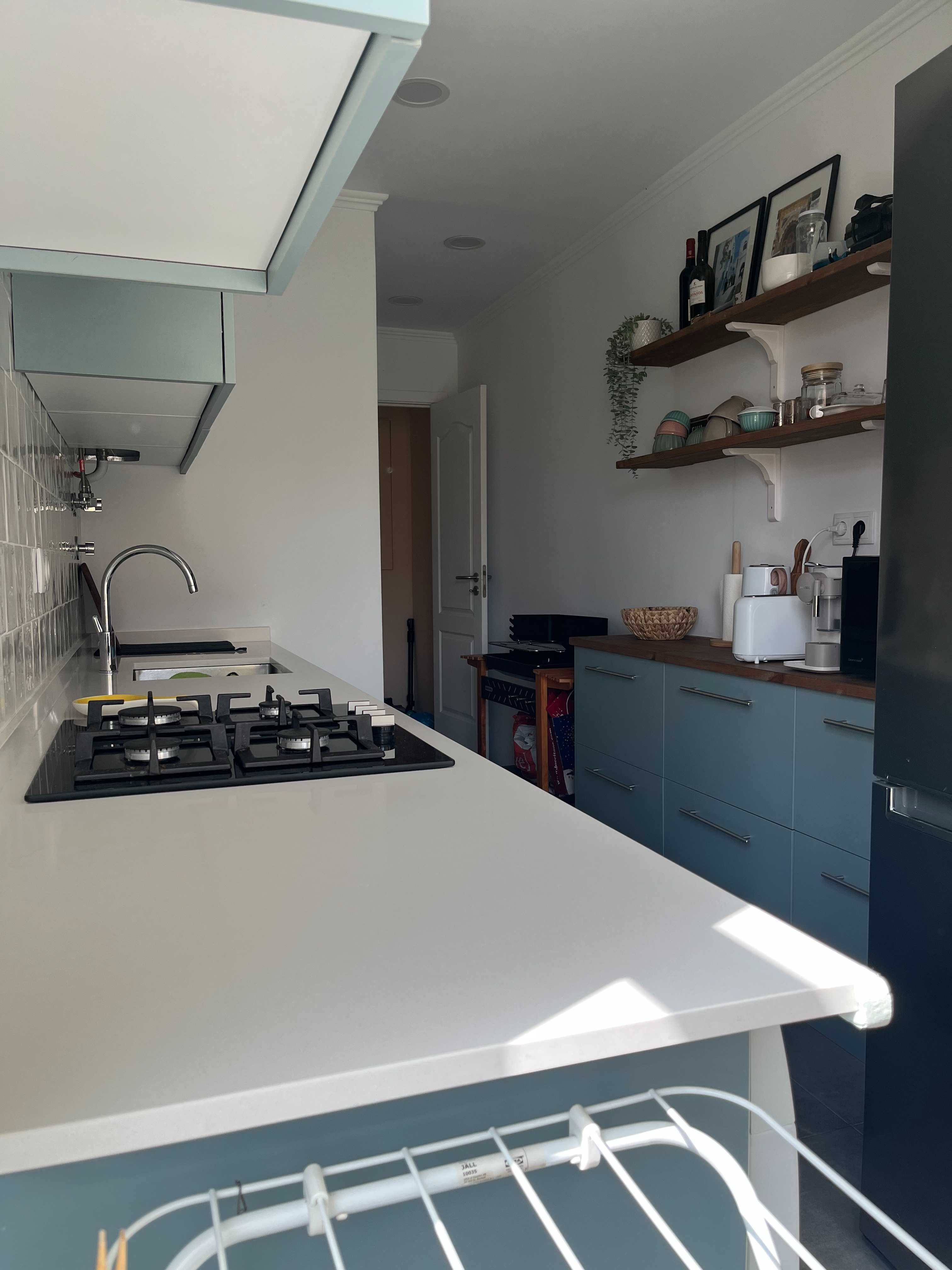 T2 Remodelado e Decorado com Logradouro em Alcântara – Lisboa