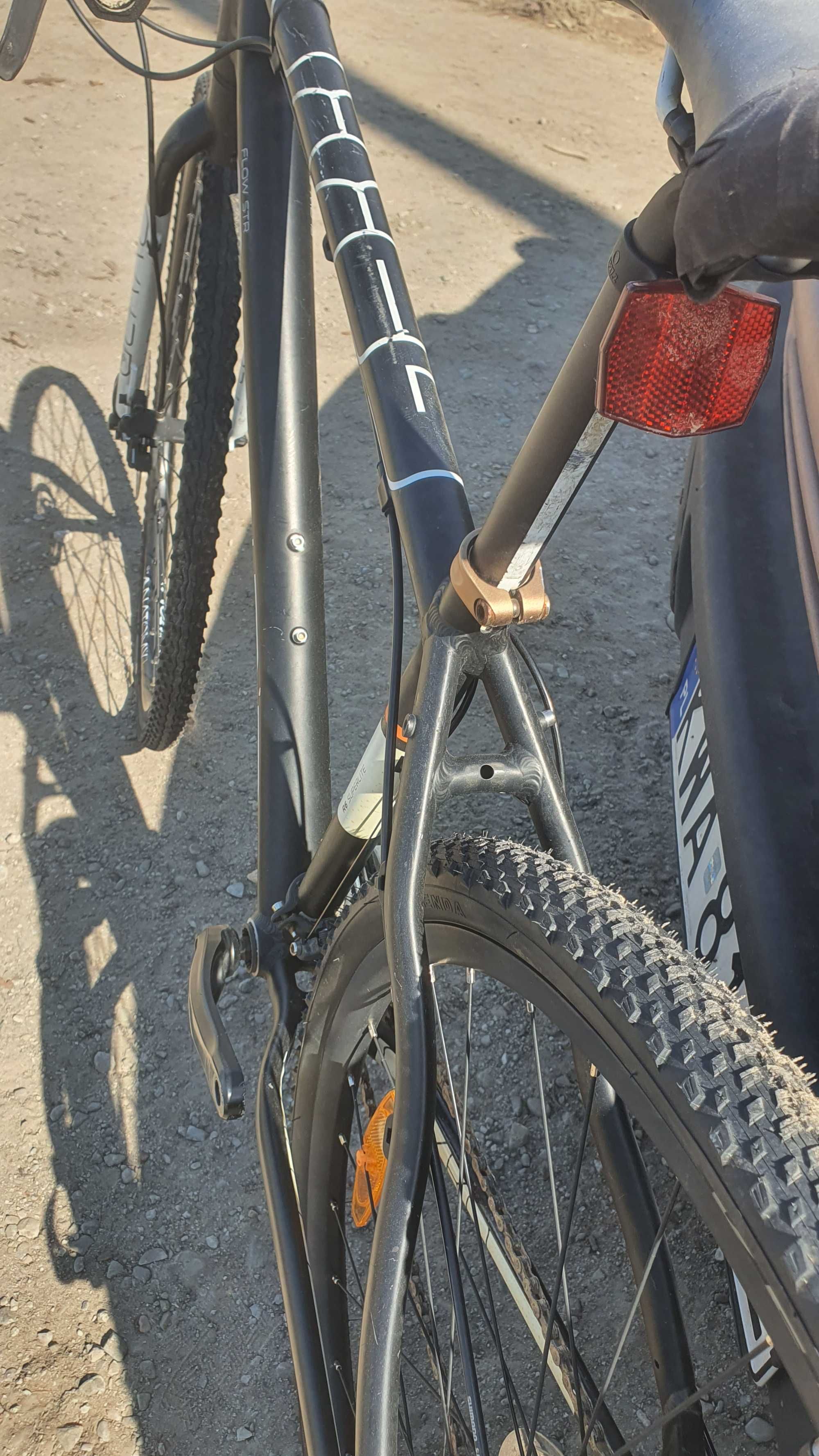Miejski Rower Gekko Flow STR rozmiar M 18" Hamulce Hydrauliczne Gravel