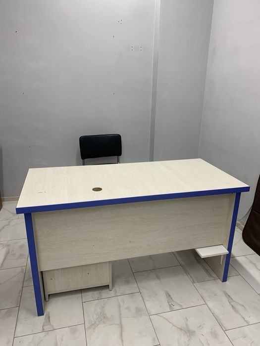 Офісний стіл та тумба