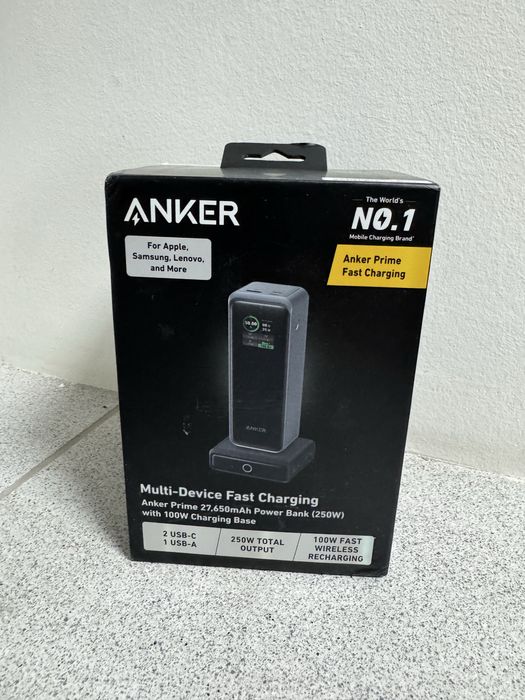 Павербанк Anker Prime 27650mAh (250W) з зарядною базою на 100W.