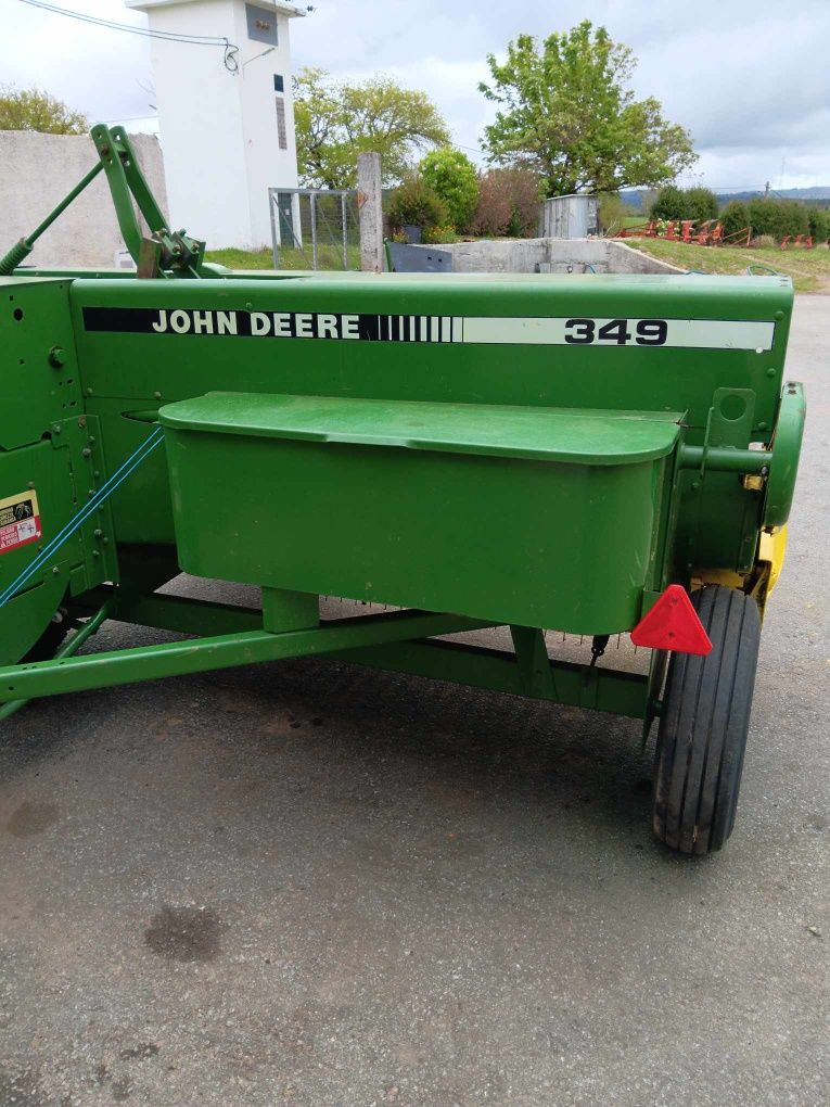 Enfardadeira John Deere 349