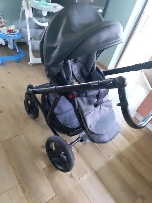 Коляска 2в1  в  гарному стані