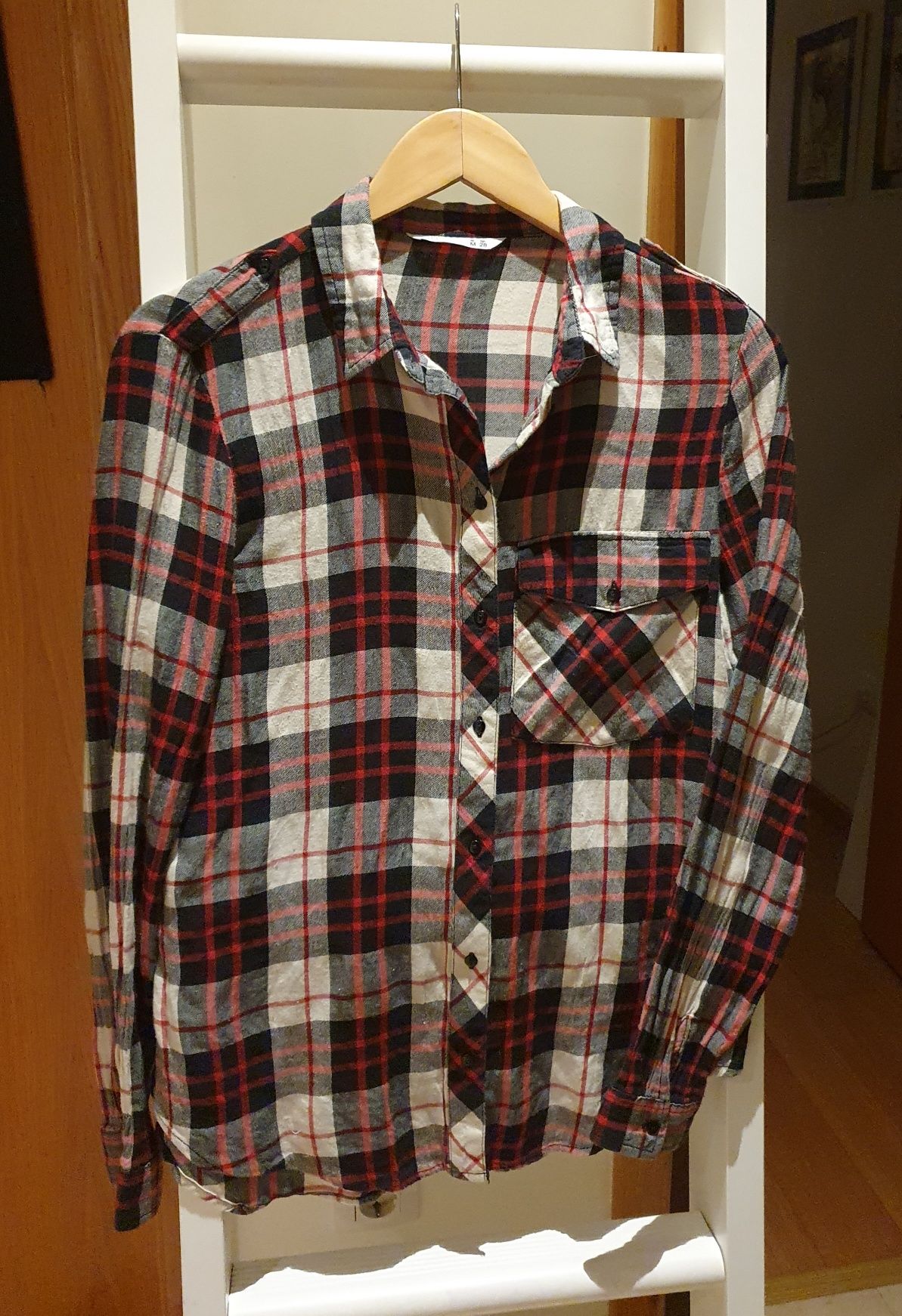 Camisola M

tamanho M
Marca Lft
Usado 
Bom estado

Para mais informaçõ