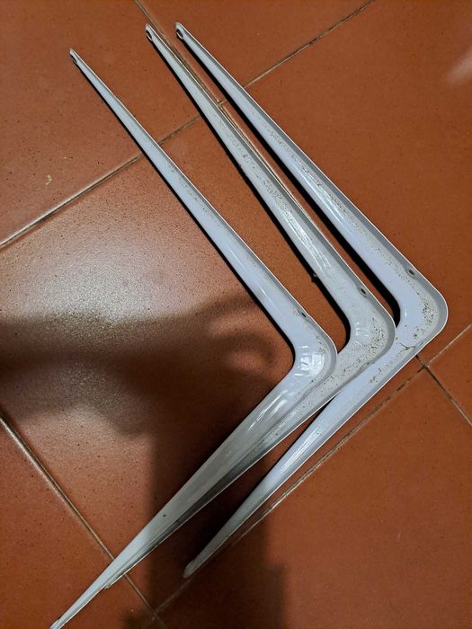 Poleias para prateleiras novas!