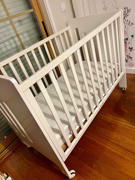 Berço/Cama de Criança c/ Grades "Trama" + Colchão Ortopédico "Bebécar"