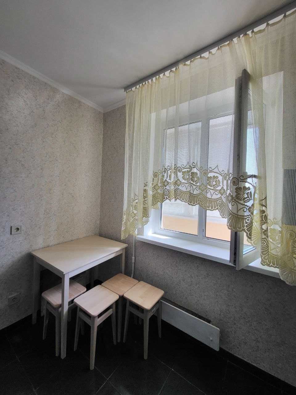 Здам 1к, 43кв.м, вул. Драгоманова 11, м. Позняки 15хв., м. Осокорки