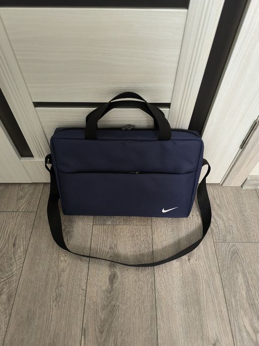Сумка 15"6 пом'якшена утеплена під ноутбук 40см Nike