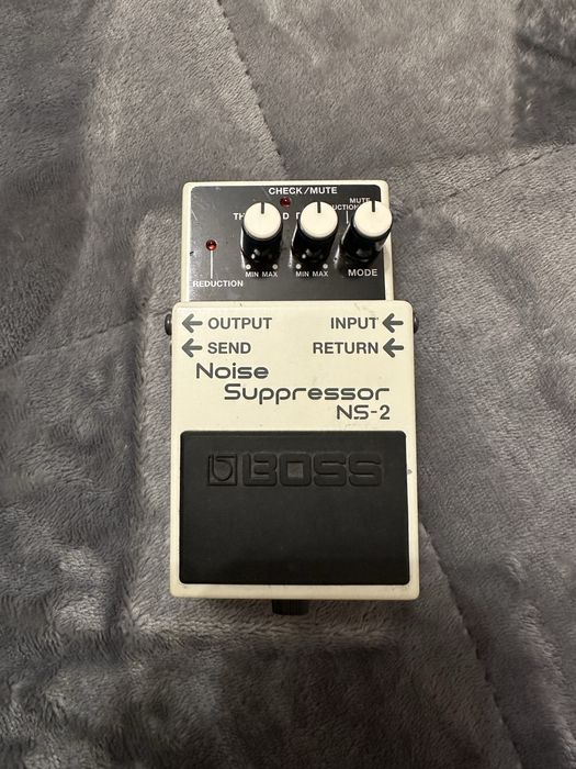 Diversos pedais de guitarra em bom estado