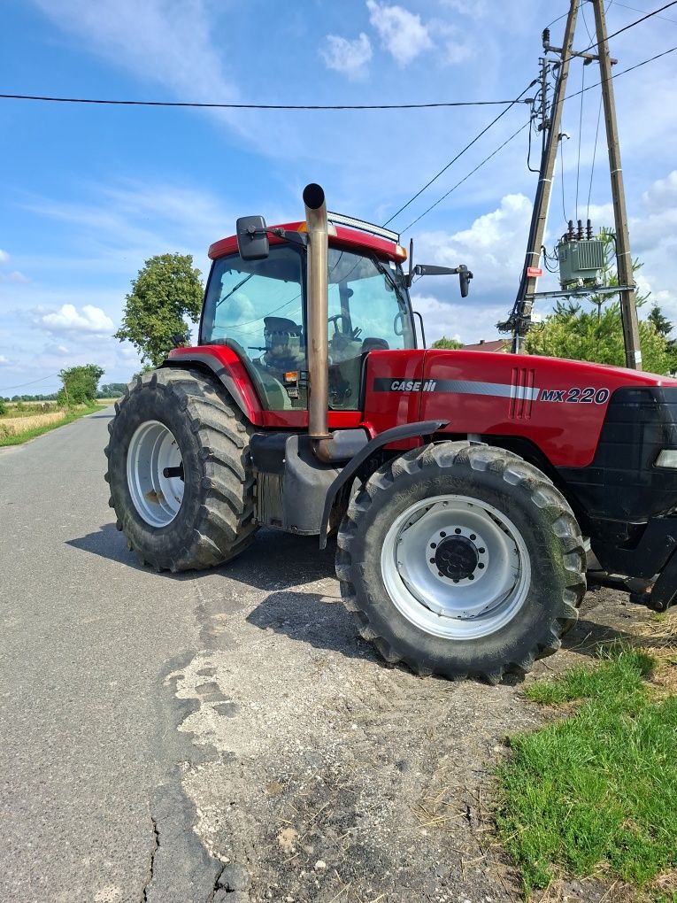 Case magnum 220 rok 2002