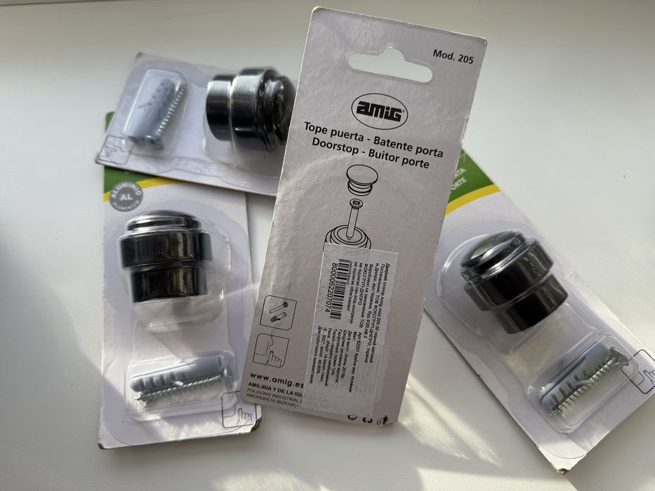 Дверний стопор Amig чорний матовий