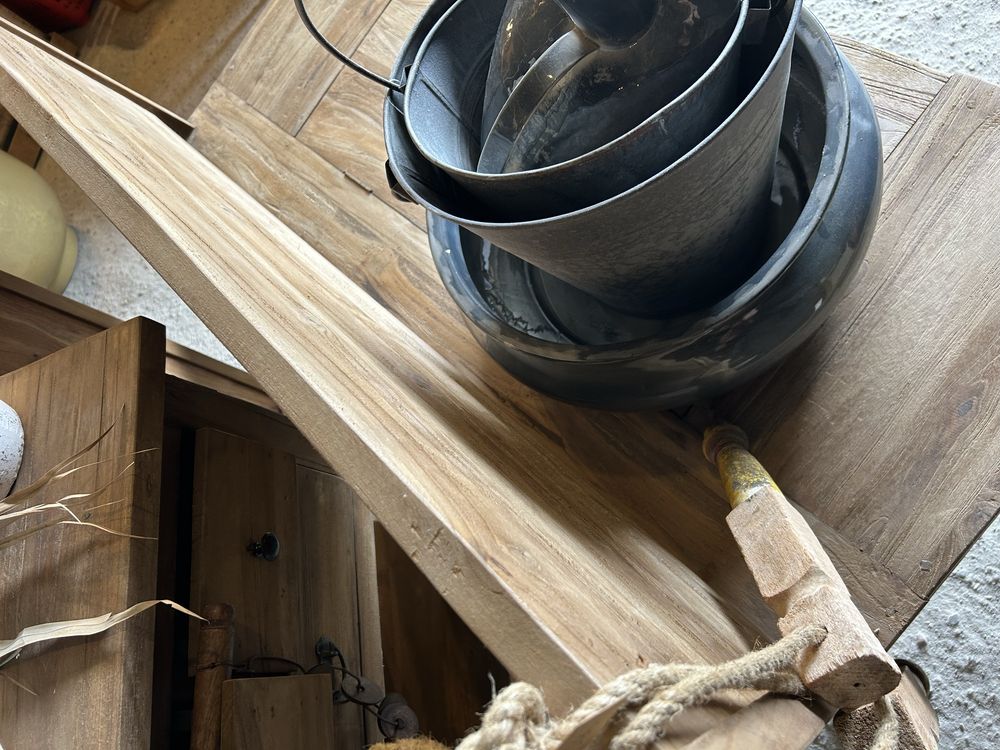 Ławka drewniana ze schowkiem ogrodowa Loberon ławeczka TEAK rustykalna