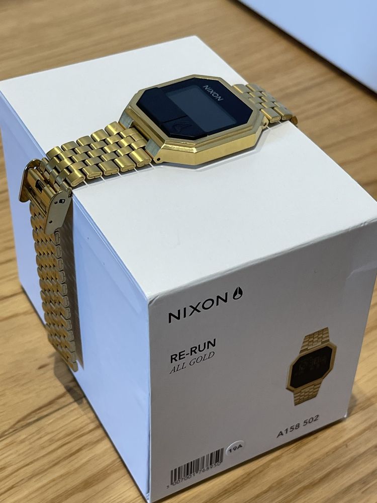 Relógio digital Nixon vintage
