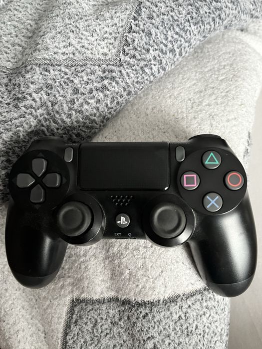 Продам джойстик ps4