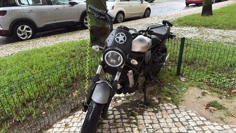 Yamaha xsr700 bem estimada