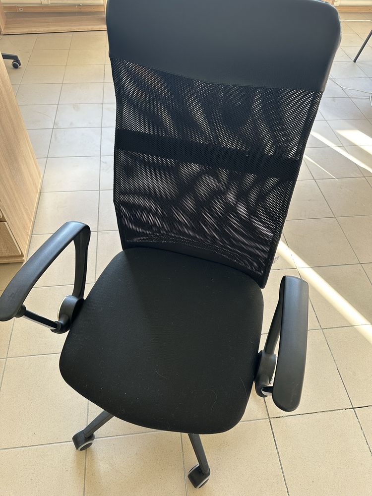 Офісне крісло нове 6 шт