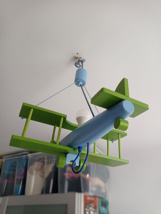 Lampa do pokoju dziecka samolot drewniana