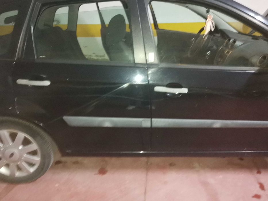 Ford Fiesta - first edition 2005 - Excelente oportunidade