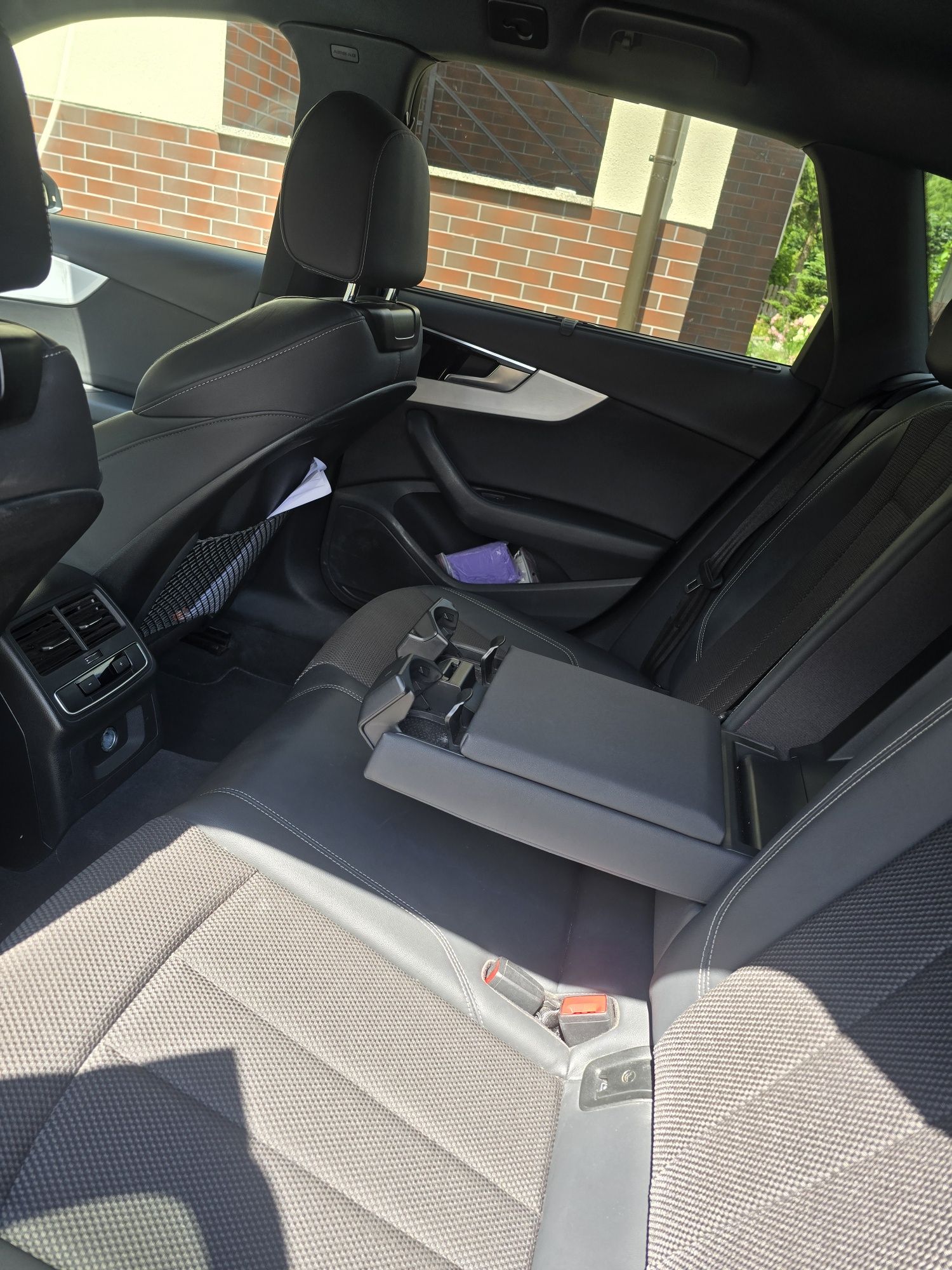 Audi A4 B9 2.0 204km S-line