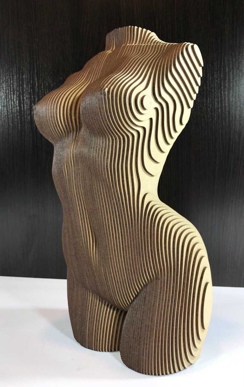 Скульптура/фігура "Дівчина"
