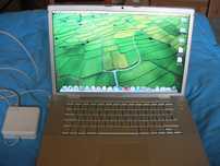 Mały laptop Apple MacBook A1260